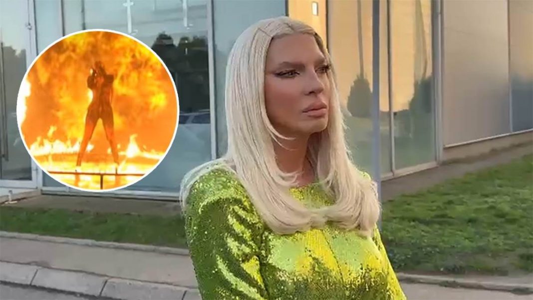 Zbog Karleuše izgorela scena Granda od 400.000 €: Studio bio u plamenu, vatra joj zahvatila i kosu, nastala drama - featured image