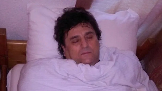 Nekada poznati pjevač folk muzike teško ob0Iio: Dotakao je dn0 – mada mu mnoge kolege žele pomoći izgleda da mu p0moći nema, a sve je do njega (Foto) Nekada poznati pjevač folk muzike teško ob0Iio: Dotakao je dn0 – mada mu mnoge kolege žele pomoći izgleda da mu p0moći nema, a sve je do njega (Foto) - featured image