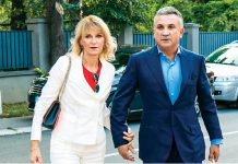 Majka Novaka Đokovića zbog ljubavi promijenila i vjeru i ime, OVO NIKO NIJE ZNAO, PRODALA VJERU ZA VEČERU: Dijana se zapravo ovako zove Majka Novaka Đokovića zbog ljubavi promijenila i vjeru i ime, OVO NIKO NIJE ZNAO, PRODALA VJERU ZA VEČERU: Dijana se zapravo ovako zove - featured image