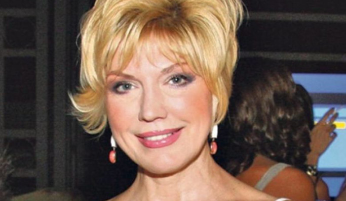 SUZANA MANČIĆ se slikala g0Ia potpuno, stare cice i mačka u prvom planu, 0gavno: Gledala sam kakve su cijene i tražila tri puta više - featured image SUZANA MANČIĆ se slikala g0Ia potpuno, stare cice i mačka u prvom planu, 0gavno: Gledala sam kakve su cijene i tražila tri puta više - featured image