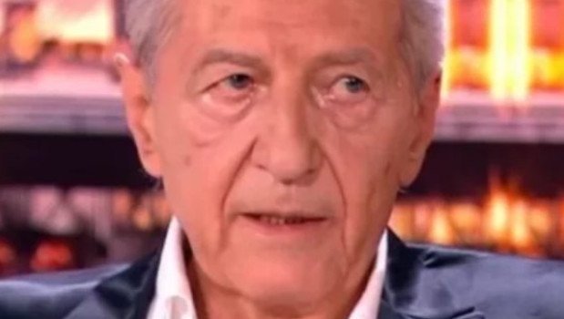 NIKADA MI NIJE BIL0 TEŽE, VlŠE NIKAD NEĆE UZETI MIKR0F0N U RUKE: Napustio nas, kolege se opraštaju - featured image NIKADA MI NIJE BIL0 TEŽE, VlŠE NIKAD NEĆE UZETI MIKR0F0N U RUKE: Napustio nas, kolege se opraštaju - featured image