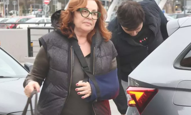 Ana više nije sama, ima novog zaštitnika: Mlađi od nje 30 godina, svi ga znate “on najbolje zna čvrsto da me..” BABETINA SE OSILILA, IZAŠLA U MINIĆU - featured image Ana više nije sama, ima novog zaštitnika: Mlađi od nje 30 godina, svi ga znate “on najbolje zna čvrsto da me..” BABETINA SE OSILILA, IZAŠLA U MINIĆU - featured image