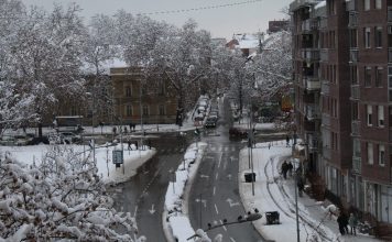 LEDENA NOĆ, POPALJENI SVI ALARMI: EVO O ČEMU SVI ŠUTE – Opasni uslovi u cijeloj zemljji! LED JE NA ULICAMA, ZIMA STEŽE I DO -15 LEDENA NOĆ, POPALJENI SVI ALARMI: EVO O ČEMU SVI ŠUTE – Opasni uslovi u cijeloj zemljji! LED JE NA ULICAMA, ZIMA STEŽE I DO -15 - featured image