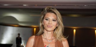 PRVE FOTOGRAFIJE MELINE DŽINOVIĆ SA NOVIM VERENIKOM Evo kako izgleda bogati biznismen (70) sa kojim uživa u ljubavi u Monaku (FOTO) PRVE FOTOGRAFIJE MELINE DŽINOVIĆ SA NOVIM VERENIKOM Evo kako izgleda bogati biznismen (70) sa kojim uživa u ljubavi u Monaku (FOTO) - featured image