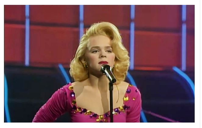 Bleda, stara i naborana: Šta se desilo najlepšoj pevačici bivše Jugoslavije, godine je pregazile FOTO Bleda, stara i naborana: Šta se desilo najlepšoj pevačici bivše Jugoslavije, godine je pregazile FOTO - featured image