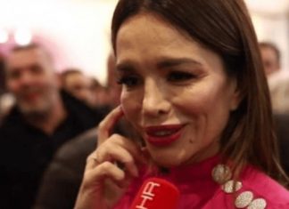 Severina se oprašta u suzama: ‘Dragi moj, zjenico oka moga, slomio me tvoj prerani odlazak (FOTO) Severina se oprašta u suzama: ‘Dragi moj, zjenico oka moga, slomio me tvoj prerani odlazak (FOTO) - featured image