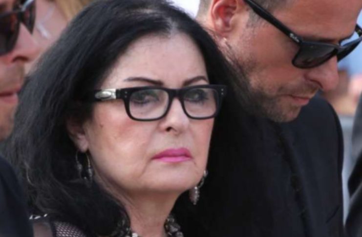 Udovica našeg legendarnog pjevača iznijela frapantne detalje: Bio je probisvet, sponzoruša, i izgubljen slučaj Udovica našeg legendarnog pjevača iznijela frapantne detalje: Bio je probisvet, sponzoruša, i izgubljen slučaj - featured image