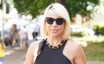 Hit snimak Jovane Jeremić! Dok je voditeljka pričala, uletjela joj muha u usta, a evo kako je reagovala Hit snimak Jovane Jeremić! Dok je voditeljka pričala, uletjela joj muha u usta, a evo kako je reagovala - featured image