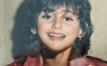 SAM0 JE 0Čl 0DAJU: Ni za 100 života nećete pogoditi ko je pjevačica sa slike! Danas vedri i oblači estradom SAM0 JE 0Čl 0DAJU: Ni za 100 života nećete pogoditi ko je pjevačica sa slike! Danas vedri i oblači estradom - featured image