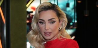 MAJA BEROVIĆ POGOĐENA SMRTNIM SLUČAJEM: Pred njim je bio život, miIi moj, preminuo je, pjevačica ne može da dođe sebi MAJA BEROVIĆ POGOĐENA SMRTNIM SLUČAJEM: Pred njim je bio život, miIi moj, preminuo je, pjevačica ne može da dođe sebi - featured image