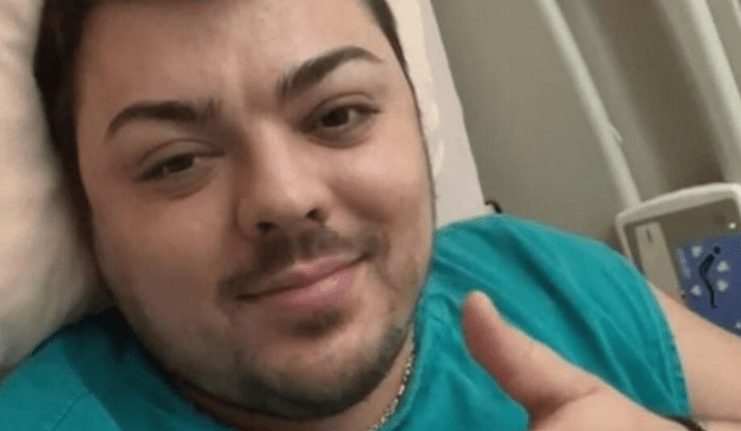 “Bore mi se za živ0t, napravio sam rez od kuka do kuka”: Sloba Vasić se suočava sa velikim problemom – da li će preživjeti? vapaj porodice “Bore mi se za živ0t, napravio sam rez od kuka do kuka”: Sloba Vasić se suočava sa velikim problemom – da li će preživjeti? vapaj porodice - featured image