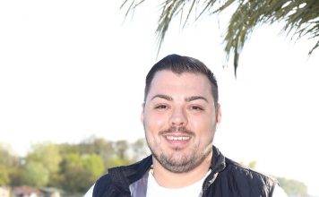 SLOBA VASIĆ HITNO HOSPITALIZOVAN: Otkriveni detalji pevačevog zdravstvenog stanja, oglasio se PR tim – Već duže vreme se bori sa… SLOBA VASIĆ HITNO HOSPITALIZOVAN: Otkriveni detalji pevačevog zdravstvenog stanja, oglasio se PR tim - Već duže vreme se bori sa... - featured image