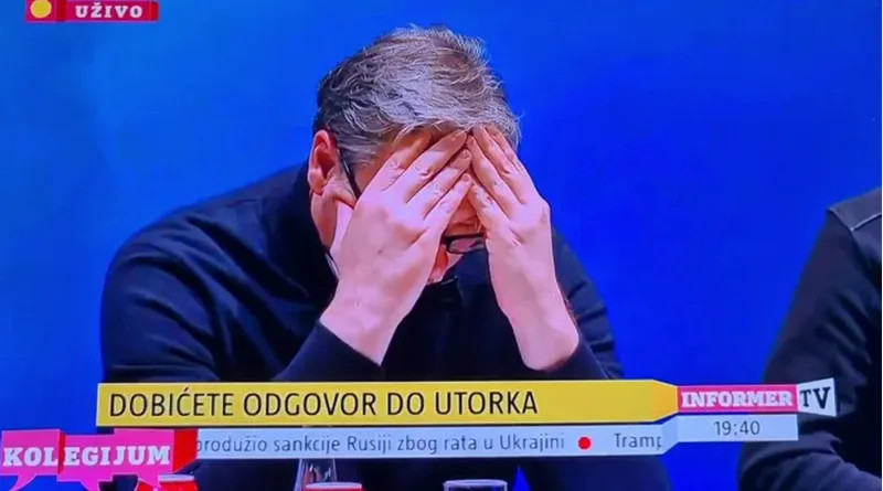 VIDEO Šokantan trenutak u Boru: Vučić prisilio ženu da bolesnom djetetu prizna da mu nije biološka majka - featured image VIDEO Šokantan trenutak u Boru: Vučić prisilio ženu da bolesnom djetetu prizna da mu nije biološka majka - featured image