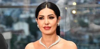 Ovako Tanja Savić izgleda u kupaćem kostimu: Šta joj je sa maČkice? Ljubicaste boje, dIake do koljena, sve ispalo odvratno… (Foto) Ovako Tanja Savić izgleda u kupaćem kostimu: Šta joj je sa maČkice? Ljubicaste boje, dIake do koljena, sve ispalo odvratno… (Foto) - featured image