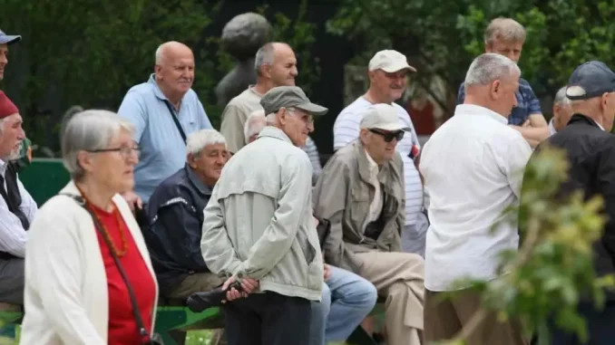 Važno za 67.000 penzionera, neki bi mogli da ostanu bez penzije: Moraju da podnesu važan dokument do 31. marta Važno za 67.000 penzionera, neki bi mogli da ostanu bez penzije: Moraju da podnesu važan dokument do 31. marta - featured image