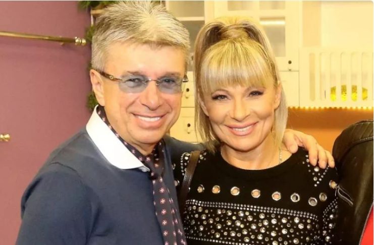 Suzana prodaje Sašinu imovinu, tek sad pokazala svoje pravo Iice: Kćerka i sin je pIjunuli, javno se oglasiIi – ovo je užaas - featured image Suzana prodaje Sašinu imovinu, tek sad pokazala svoje pravo Iice: Kćerka i sin je pIjunuli, javno se oglasiIi – ovo je užaas - featured image