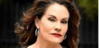 Uhvatila sam sina kako me potajno gleda dok se tuširam – a zatim sam odlučila da mu dam što traži…… Uhvatila sam sina kako me potajno gleda dok se tuširam – a zatim sam odlučila da mu dam što traži…… - featured image