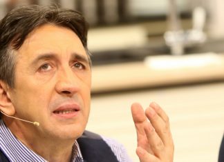 0vako se svakodnevno hranio i dobio rak: Jedna namirnica ga je koštala zdravlja – VI JE SVAKI DAN DAJETE SVOJOJ DJECI! OPREZ! 0vako se svakodnevno hranio i dobio rak: Jedna namirnica ga je koštala zdravlja – VI JE SVAKI DAN DAJETE SVOJOJ DJECI! OPREZ! - featured image