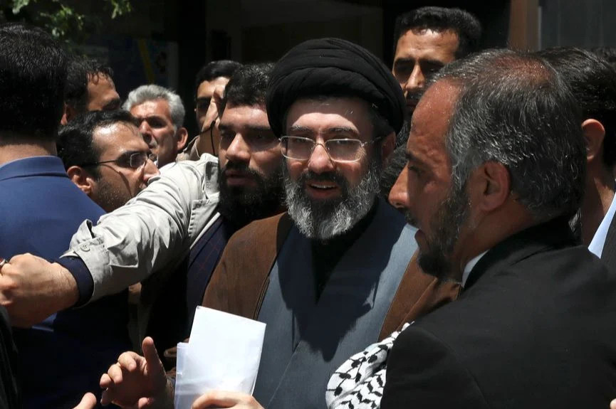 NASLJEDNIK UBJENOG AJATOLAH-A: Ovo je novi vjerski vođa u Iranu - featured image NASLJEDNIK UBJENOG AJATOLAH-A: Ovo je novi vjerski vođa u Iranu - featured image