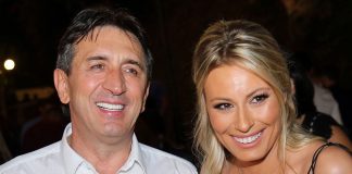 SLAVLJE KOD DAJANE PAUNOVIĆ I ŽIKE JAKŠIĆA: Voditeljka se oglasila i podelila sliku iz porodičnog doma: Ne krije sreću, prin0va SLAVLJE KOD DAJANE PAUNOVIĆ I ŽIKE JAKŠIĆA: Voditeljka se oglasila i podelila sliku iz porodičnog doma: Ne krije sreću, prin0va - featured image