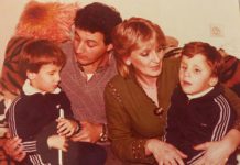 SUDBINA JE TAKO HTELA: Saša i Dejan Matić nisu rođeni slepi, greška JEDNE osobe koštala ih je vida SUDBINA JE TAKO HTELA: Saša i Dejan Matić nisu rođeni slepi, greška JEDNE osobe koštala ih je vida - featured image