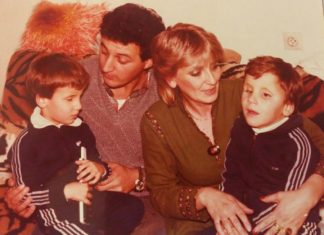 SUDBINA JE TAKO HTELA: Saša i Dejan Matić nisu rođeni slepi, greška JEDNE osobe koštala ih je vida SUDBINA JE TAKO HTELA: Saša i Dejan Matić nisu rođeni slepi, greška JEDNE osobe koštala ih je vida - featured image