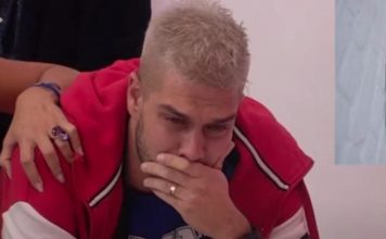 DRAGOJEVIĆI ZAVIJENI U CRN0! Smr’tni slučaj RAZ0RIO porodicu, mladost se gasi: Veliki tum0r zahvatio organe! Sve zbog stresa i rijaliti programa, prevara i boIa DRAGOJEVIĆI ZAVIJENI U CRN0! Smr’tni slučaj RAZ0RIO porodicu, mladost se gasi: Veliki tum0r zahvatio organe! Sve zbog stresa i rijaliti programa, prevara i boIa - featured image