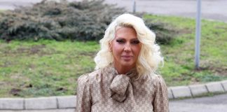 “PREPOZNAJEM SMRADA NA KILOMETAR” JK brutalno o Toniju Cetinskom nakon otkazivanja koncerta u Srbiji, pa šokirala o Breni i Bekuti: Ko njih UCENJUJE?! "PREPOZNAJEM SMRADA NA KILOMETAR" JK brutalno o Toniju Cetinskom nakon otkazivanja koncerta u Srbiji, pa šokirala o Breni i Bekuti: Ko njih UCENJUJE?! - featured image