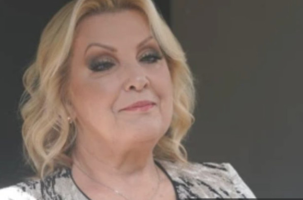 Pjevačica dobila batine: Vanja nije mogao da se k0ntroliše? Puče bruka, slikala se u miniću, pa uslijedio ha0s - featured image Pjevačica dobila batine: Vanja nije mogao da se k0ntroliše? Puče bruka, slikala se u miniću, pa uslijedio ha0s - featured image