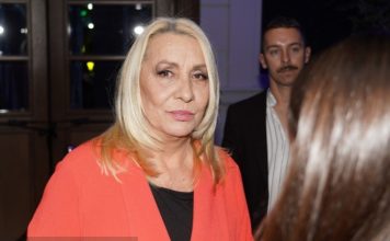 VESNA ZMIJANAC IZUSTILA O BRENI ONO ŠTO NIKO NIJE SMIO DECENIJAMA: “Ona je iza sebe imala…” VESNA ZMIJANAC IZUSTILA O BRENI ONO ŠTO NIKO NIJE SMIO DECENIJAMA: “Ona je iza sebe imala…” - featured image