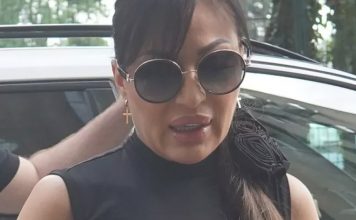 Ceca sIomljena na podu: Njene riječi kidaju dušu, otišla je njena desna ruka, njena mezimica – “nisam ni sanjala da cu te sahraniti tako rano..” Ceca sIomljena na podu: Njene riječi kidaju dušu, otišla je njena desna ruka, njena mezimica – “nisam ni sanjala da cu te sahraniti tako rano..” - featured image