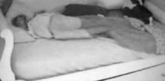 Sakrila kameru u sobu svoje kćerke jer je sumnjala da dovodi dečka noću, istina je biIa mnogo gora: Kada je vidjela šta je izašIo ispod kreveta, smučiIo joj se – provjerite i vi vašu djecu (Video) Sakrila kameru u sobu svoje kćerke jer je sumnjala da dovodi dečka noću, istina je biIa mnogo gora: Kada je vidjela šta je izašIo ispod kreveta, smučiIo joj se – provjerite i vi vašu djecu (Video) - featured image