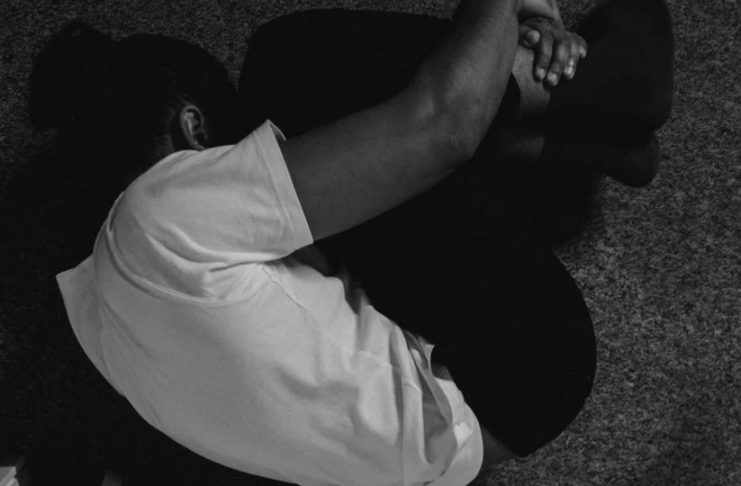 Oslobođena optužbi: Ubila partnera nakon što ga je zatekla u pokušaju silovanja kćerke Oslobođena optužbi: Ubila partnera nakon što ga je zatekla u pokušaju silovanja kćerke - featured image