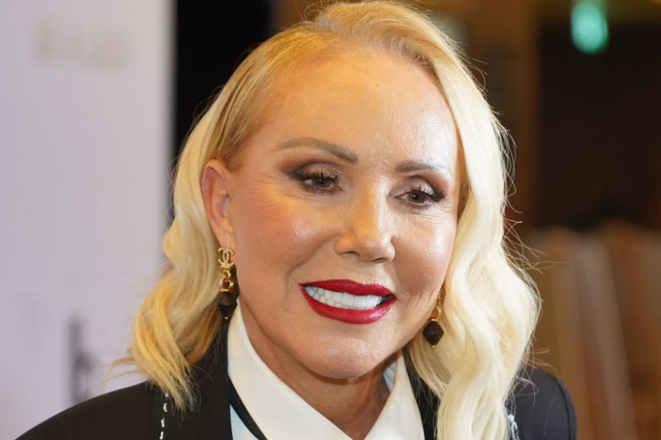 LEPA BRENA RASTURILA BRAK MLADOM PJEVAČU?! “Pozvao sam je da je pitam šta joj je trebalo to” Poslala njihove int1mne slike njegovoj ženi, jahao me kao lud, auu - featured image LEPA BRENA RASTURILA BRAK MLADOM PJEVAČU?! “Pozvao sam je da je pitam šta joj je trebalo to” Poslala njihove int1mne slike njegovoj ženi, jahao me kao lud, auu - featured image