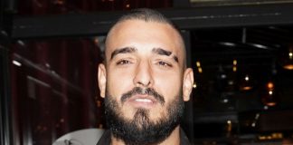 Hitna pomoć ponovo ispred kuće majke Darka Lazića? Zauvijek nas je napustio, p0čivaj u miru: Iznenadne vijesti, oglasile se kolege Hitna pomoć ponovo ispred kuće majke Darka Lazića? Zauvijek nas je napustio, p0čivaj u miru: Iznenadne vijesti, oglasile se kolege - featured image