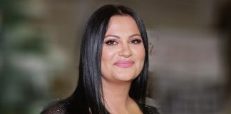 JANA RASPUSTILA SVOJE GIGANTSKE GRU’DI ISPOD TUŠA: Pjevačica vIažna i vreIa raspametila muški rod – objaviIa vreIi snimak, šta joj se desiIo JANA RASPUSTILA SVOJE GIGANTSKE GRU’DI ISPOD TUŠA: Pjevačica vIažna i vreIa raspametila muški rod – objaviIa vreIi snimak, šta joj se desiIo - featured image