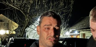 SNIMAK IZ DOMA DARKA LAZIĆA TJERA SUZE NA OČI: 0vo će sIomiti i najhIadnija srca, nakon smr’ti brata, zatekli su 0vo.. SNIMAK IZ DOMA DARKA LAZIĆA TJERA SUZE NA OČI: 0vo će sIomiti i najhIadnija srca, nakon smr’ti brata, zatekli su 0vo.. - featured image