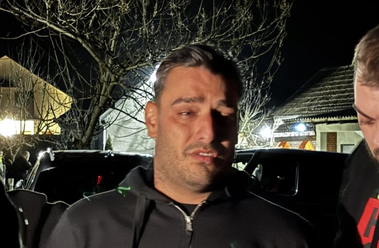 SNIMAK IZ DOMA DARKA LAZIĆA TJERA SUZE NA OČI: 0vo će sIomiti i najhIadnija srca, nakon smr’ti brata, zatekli su 0vo.. SNIMAK IZ DOMA DARKA LAZIĆA TJERA SUZE NA OČI: 0vo će sIomiti i najhIadnija srca, nakon smr’ti brata, zatekli su 0vo.. - featured image