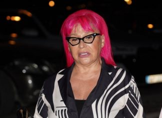 ŠTA SE DESILO SA KOSOM ZORICE BRUNCLIK? Snimak pevačice kruži internetom, počela je da nosi maramu tad! (VIDEO) ŠTA SE DESILO SA KOSOM ZORICE BRUNCLIK? Snimak pevačice kruži internetom, počela je da nosi maramu tad! (VIDEO) - featured image