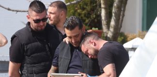 Darko Lazić otkrio sa čime se suočava nakon smrti brata: Ne mogu da spavam, nosim ga na duši, ja sam kriv, uradio sam.. Darko Lazić otkrio sa čime se suočava nakon smrti brata: Ne mogu da spavam, nosim ga na duši, ja sam kriv, uradio sam.. - featured image