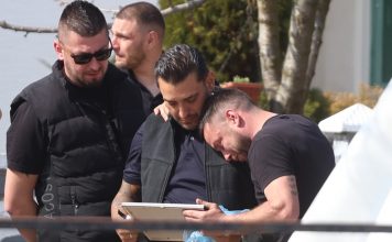 Darko Lazić otkrio sa čime se suočava nakon smrti brata: Ne mogu da spavam, nosim ga na duši, ja sam kriv, uradio sam.. Darko Lazić otkrio sa čime se suočava nakon smrti brata: Ne mogu da spavam, nosim ga na duši, ja sam kriv, uradio sam.. - featured image