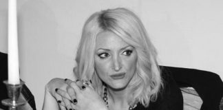 Umrla u mukama i tvrdila da je zbog 1 stvari dobila rak: Muž joj nije bio na sahrani, a njena poslednja želja kida dušu Umrla u mukama i tvrdila da je zbog 1 stvari dobila rak: Muž joj nije bio na sahrani, a njena poslednja želja kida dušu - featured image