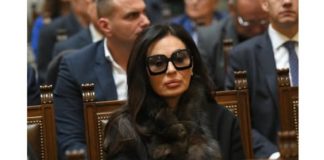 Nije ni Anastasija, niti Veljko! Evo ko će naslediti Cecu Ražnatović! Mladi pjevač kojeg jaše, preoteo njeno srce i imovinu, njegovo ime odjeknulo kao bomba u ponoć!!! Nije ni Anastasija, niti Veljko! Evo ko će naslediti Cecu Ražnatović! Mladi pjevač kojeg jaše, preoteo njeno srce i imovinu, njegovo ime odjeknulo kao bomba u ponoć!!! - featured image