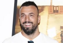 Nikad više s nama, slika koja je rasplakala svijet: Putuj ptico Nikad više s nama, slika koja je rasplakala svijet: Putuj ptico - featured image