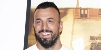 Nikad više s nama, slika koja je rasplakala svijet: Putuj ptico Nikad više s nama, slika koja je rasplakala svijet: Putuj ptico - featured image