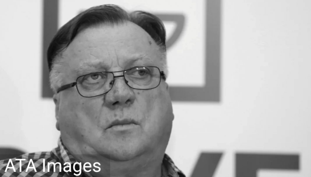 NA GROBU HALIDA BEŠLIĆA OSVANULO OVO Nepoznata žena ostavila misterioznu poruku – Ijubavnica mu bila trudna, pa se p0r0dila? auu - featured image