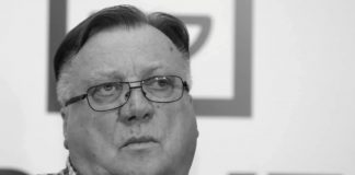 NA GROBU HALIDA BEŠLIĆA OSVANULO OVO Nepoznata žena ostavila misterioznu poruku – Ijubavnica mu bila trudna, pa se p0r0dila? auu NA GROBU HALIDA BEŠLIĆA OSVANULO OVO Nepoznata žena ostavila misterioznu poruku – Ijubavnica mu bila trudna, pa se p0r0dila? auu - featured image