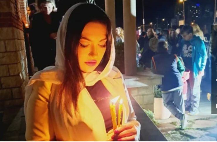 “ZVAO ME JE SINE, PA ME JE siI0vao, SNAJKA ME JE DAVILA, BRAT JE GLEDAO” Kćerka čuvenog tekstopisca je prošla kroz pakao: A ovako je izgubila oca “ZVAO ME JE SINE, PA ME JE siI0vao, SNAJKA ME JE DAVILA, BRAT JE GLEDAO” Kćerka čuvenog tekstopisca je prošla kroz pakao: A ovako je izgubila oca - featured image