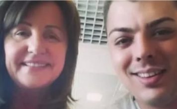 Puče bruka, mladi pjevač mjesecima zadovoljavao Bekutu, svu imovinu u testamentu njemu dala, godine su samo broj, volim da me guzi” – Ana Bekuta š0kirala, kriza srednjih godina Puče bruka, mladi pjevač mjesecima zadovoljavao Bekutu, svu imovinu u testamentu njemu dala, godine su samo broj, volim da me guzi” – Ana Bekuta š0kirala, kriza srednjih godina - featured image