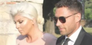 Konačno krenuo dalje a sad je pokazao RASNU plavušu, ovo muškarčina sad pl0di, muško dijete da mu rodi: Prvo pojavljivanje Karleušinog muža s novom ženom Konačno krenuo dalje a sad je pokazao RASNU plavušu, ovo muškarčina sad pl0di, muško dijete da mu rodi: Prvo pojavljivanje Karleušinog muža s novom ženom - featured image